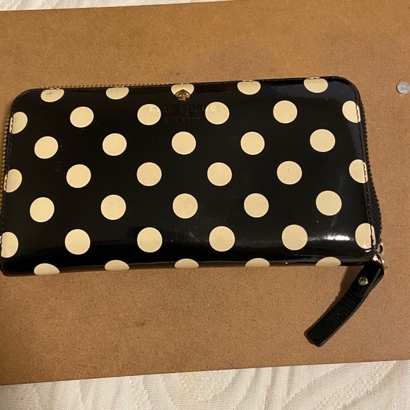 Kate Spade polka dot wallet - Picture 5 of 8